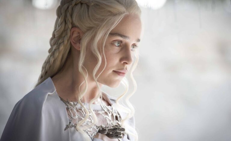 game-of-thrones-mother-of-dragons-daenerys-targaryen-uhd-4k-wallpaper