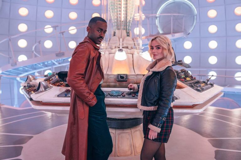 gatwa-gibson-tardis-23-24