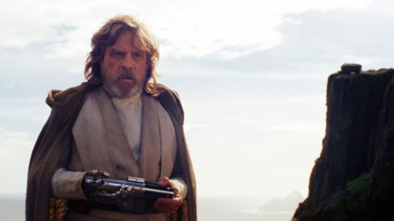 Crouch-Star-Wars-The-Last-Jedi-Hamill