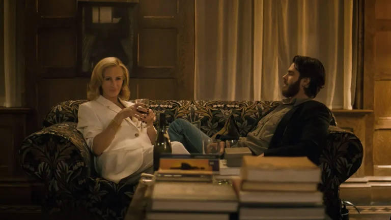 103152-AFTER_THE_HUNT_-_Julia_Roberts_and_Andrew_Garfield__Credits_Amazon_MGM_Studios_-H-2025